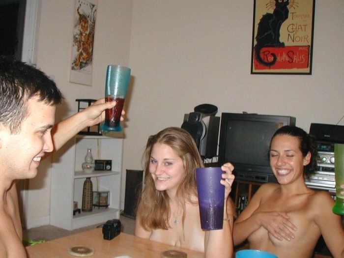 Девушки и алкоголь (42 фото)