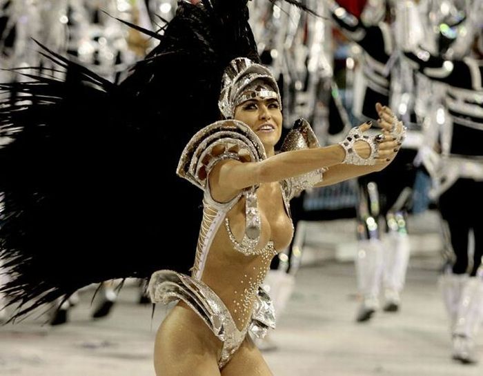 Девушки на карнавале в Рио де Жанейро (125 фото)