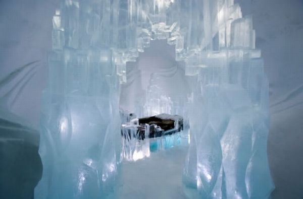 Отель изо льда (12 фото)