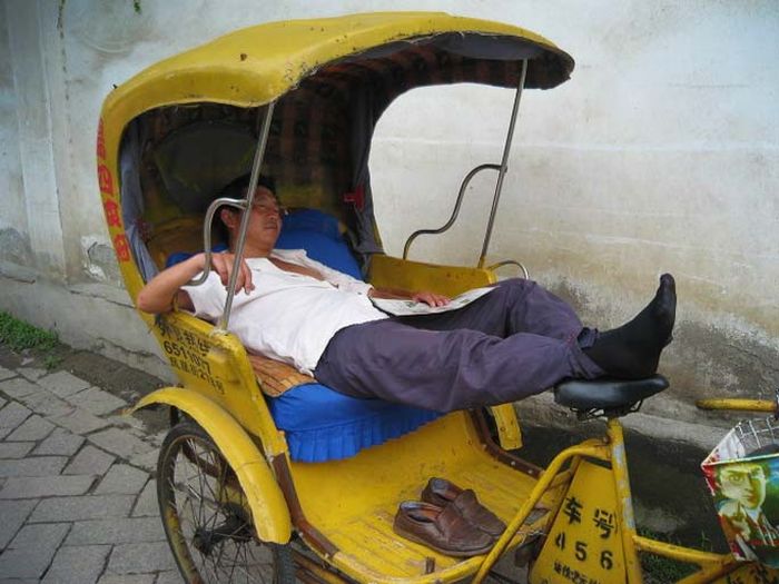 Забавные такси со всего мира (14 фото)