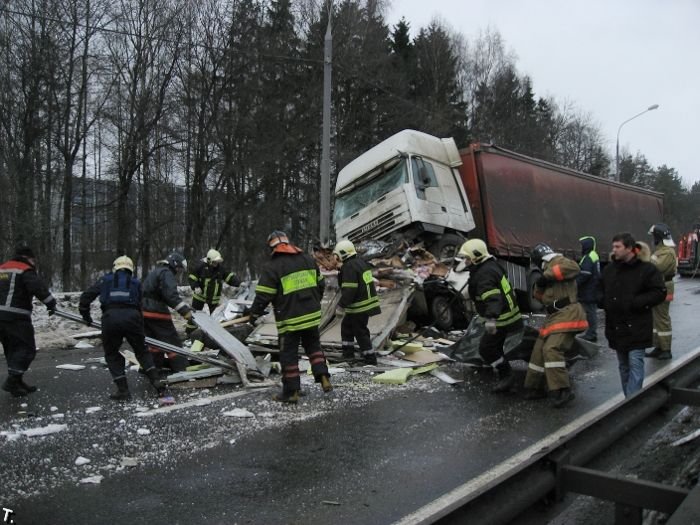 Страшная авария около Зеленограда (18 фото)