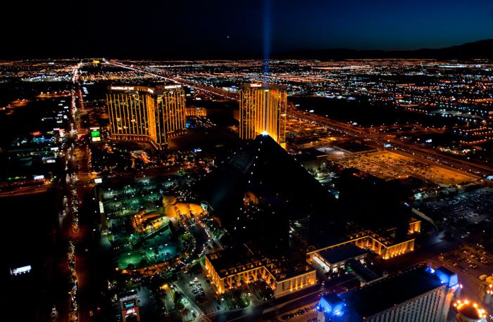 Потрясающие ночные фотографии Лас Вегаса и Нью Йорка (20 фото)
