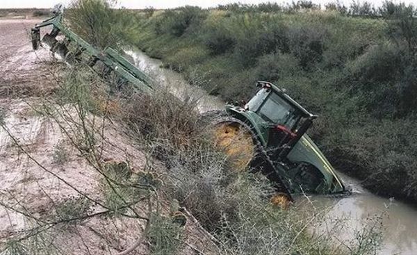 Неудачи с тракторами (31 фото)