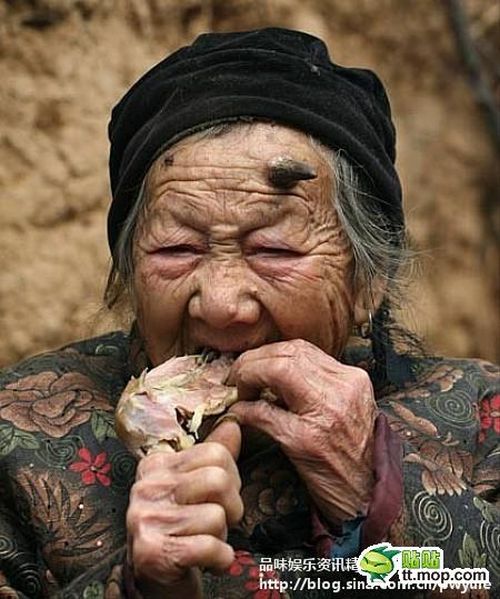Китайская женщина с рогом (9 фото)