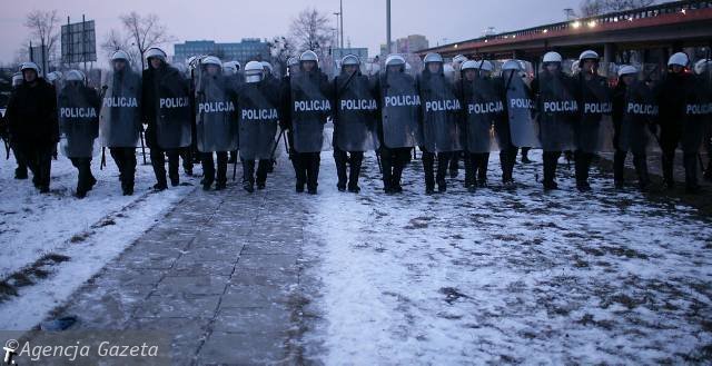 Польская полиция против хулиганов (61 фото + видео)