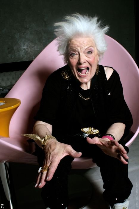 Ruth Flowers - самая старая женщина-диджей в мире (28 фото)
