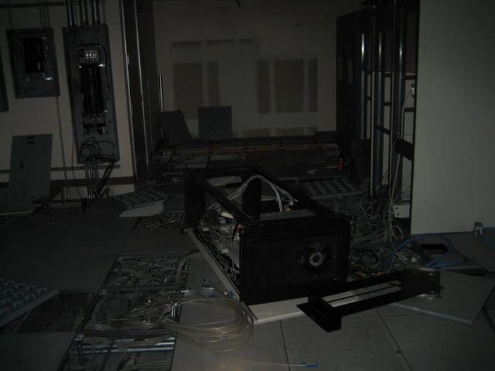 Заброшенное здание Sun Microsystems (42 фото)