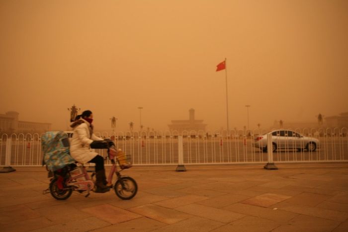 Песчаная буря в Пекине (16 фото)