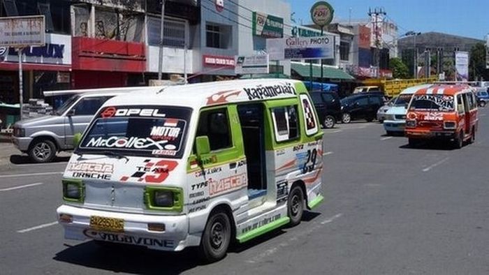 Необычные автомобили в Индонезии (28 фото)