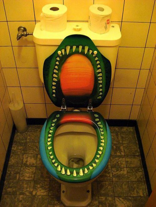 Смешные и странные туалеты (99 фото)