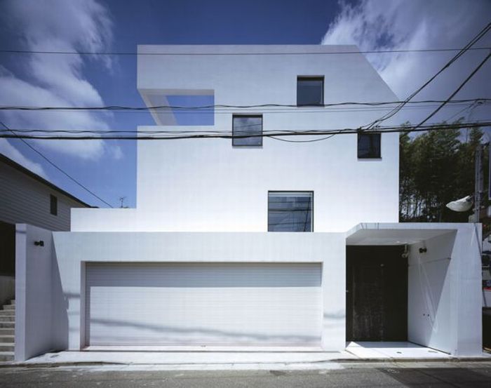 Потрясающий дом в Японии с гаражом на 9 машин (12 фото)