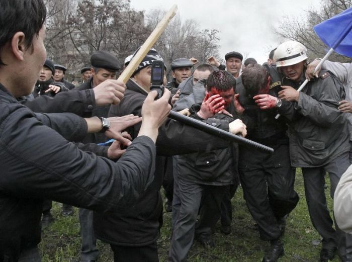 Гражданская война в Киргизии (26 фото)
