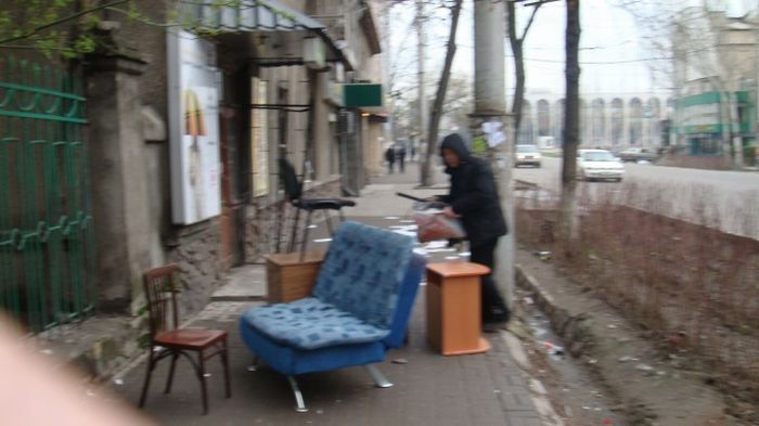 Бишкек после нашествия мародеров (68 фото)