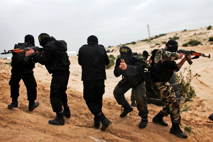 Учения палестинских боевиков (15 фото)