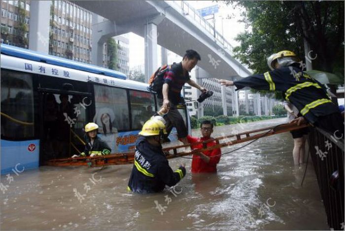 Наводнение в Китае (31 фото)