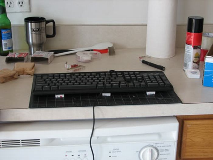 Офисный прикол "Клавиатура в желе" (20 фото)