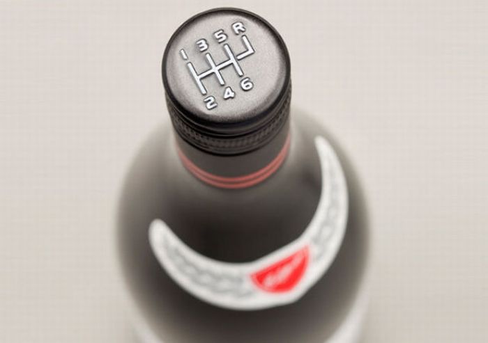 Креативные бутылки вина и этикетки (30 фото)