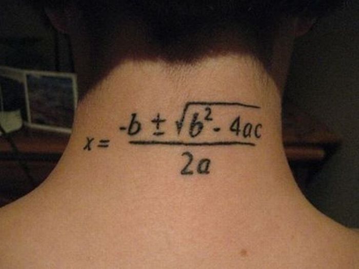 Татуировки в виде научных формул