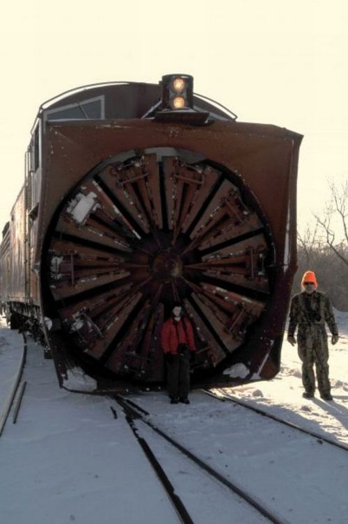 Поезд для очистки снега (27 фото)