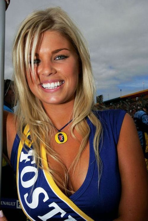 Красивые девушки с гонок Формулы 1 (59 фото)