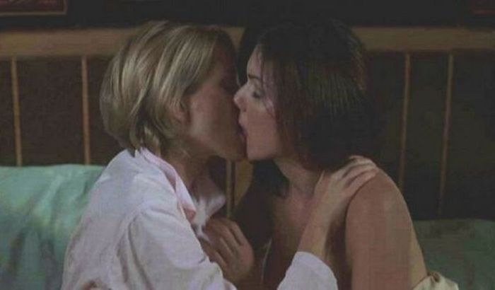Самые известные лесбийские поцелуи (44 фото)
