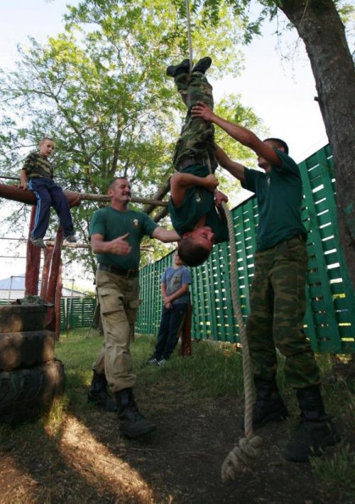 Детский военный лагерь около Ставрополя (13 фото)