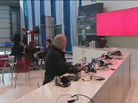 Герман Греф оценивает новейшее оборудование телеканала Россия24 (2.2 мб)