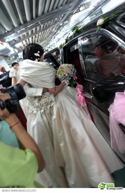 Свадьба богатой семьи в Китае (20 фото)