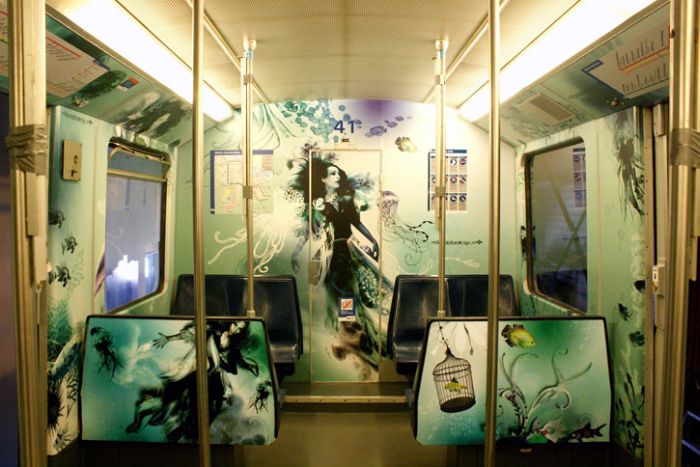 Красивый вагон метро (9 фото)
