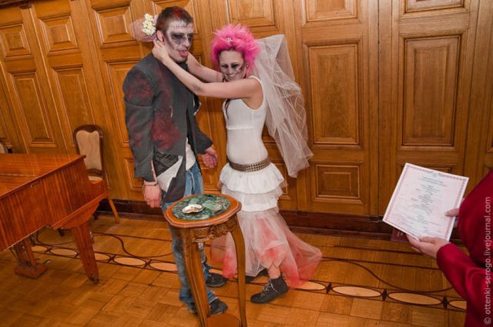 Свадьба в стиле зомби (44 фото)