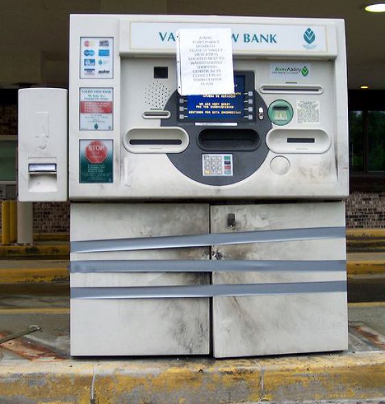 Приколы с банкоматами (30 фото)