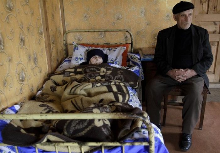 Самому старому человеку в мире 130 лет (14 фото)