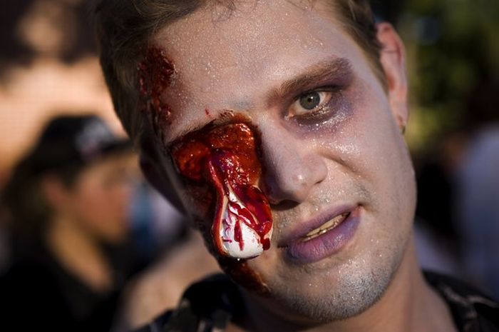 Парад зомби в Сакраменто (16 фото)