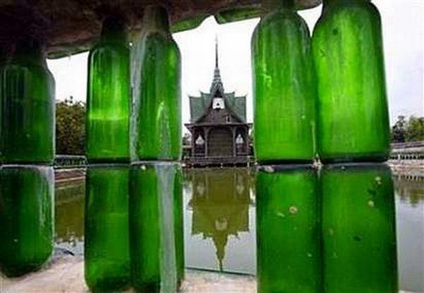 Храм из пивных бутылок (21 фото)