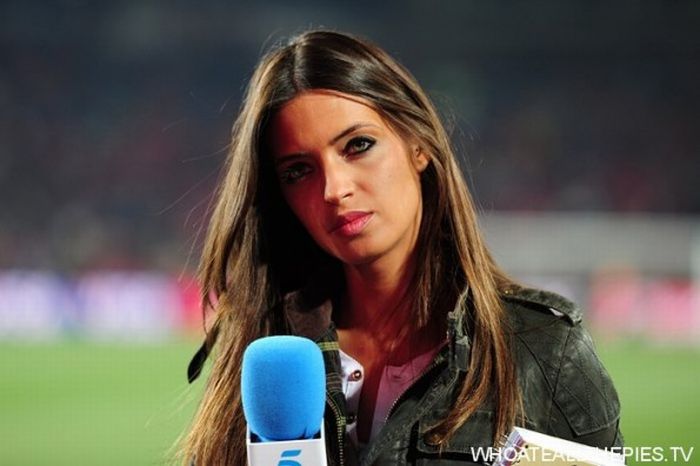 Сара Карбонеро - самая сексуальная репортерша Испании (24 фото)