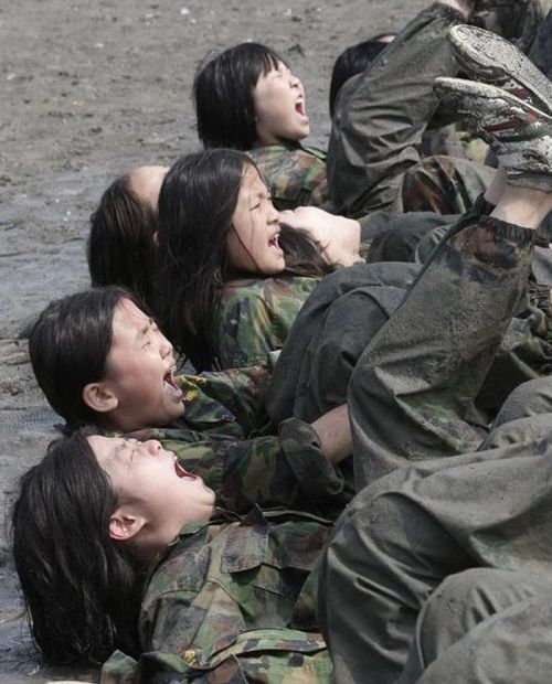 Военный лагерь для девочек в Южной Корее (11 фото)
