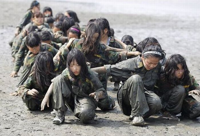 Военный лагерь для девочек в Южной Корее (11 фото)