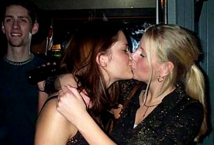 Drunk Naked Lesbian Girls Making Out