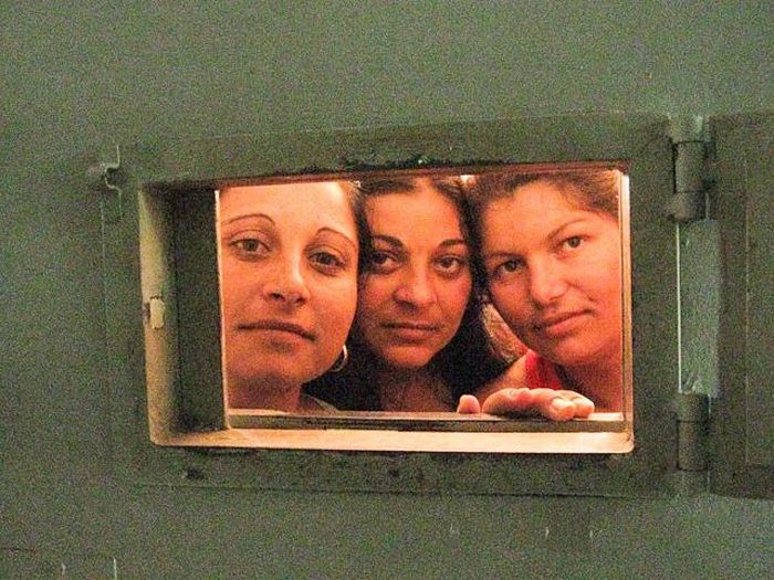 Жизнь внутри женской тюрьмы (65 фото)