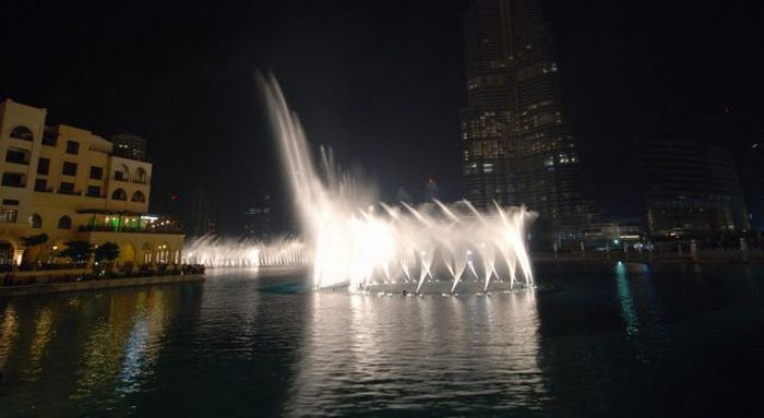 Фонтан озера Бурж Дубай (20 фото + видео)