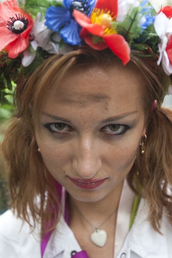 Очередная голая акция Femen (11 фото)
