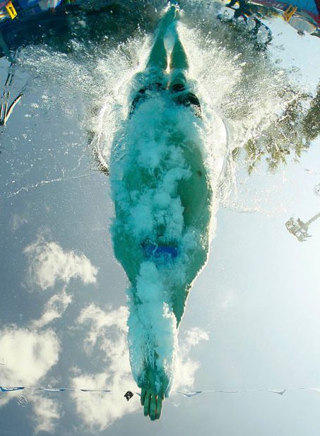 Подводные фотографии пловцов (24 фото)