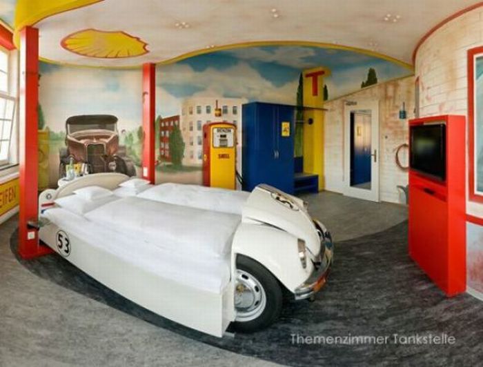Авто-гостиница в Штуттгарте, Германия (19 фото)