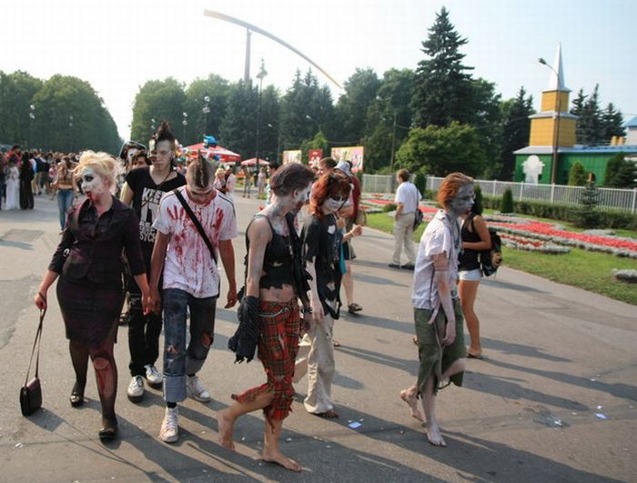 Zombie Walk в Питере (85 фото)