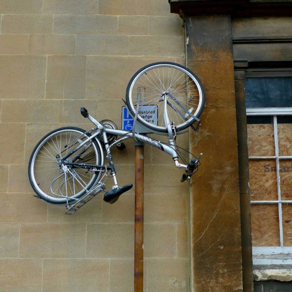 Необычные способы припарковать велосипед (20 фото)