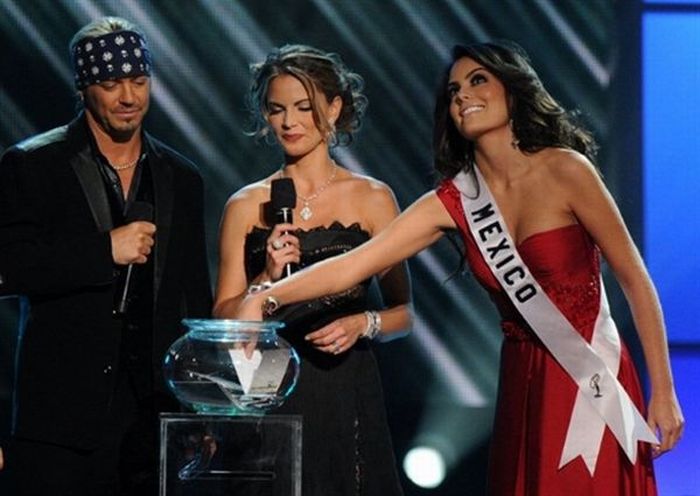 Мексиканка Химена Наваратте получила титул Мисс Вселенная 2010 (20 фото)
