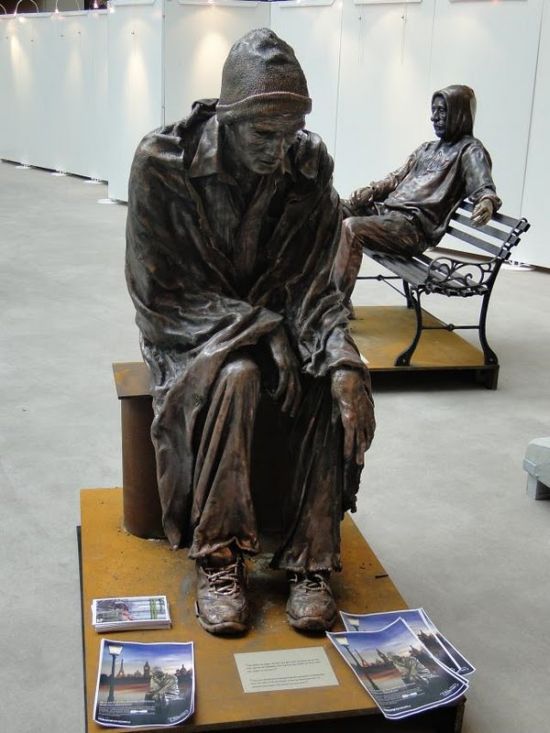 Статуи бездомных (19 фото)