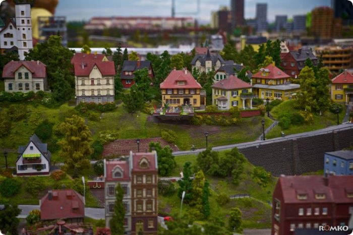 Самая крутая в мире миниатюрная железная дорога - Miniatur Wunderland (68 фото)
