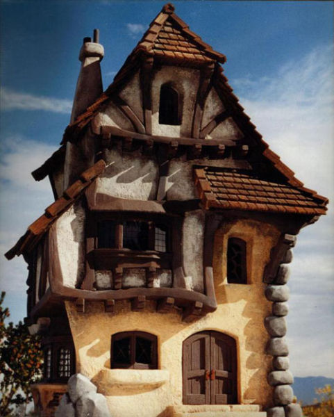 Дома из сказок (46 фото)