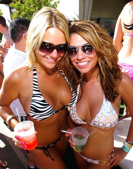 Вечеринки в бассейнах Лас Вегаса (96 фото)